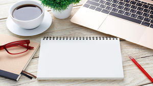 Image de fond PPT de bureau de bloc-notes d'ordinateur de bureau