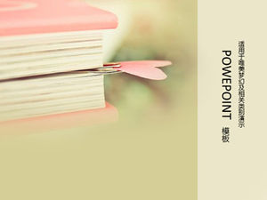 フレグランスカルチャーの小さな新鮮なPPTテンプレートを予約する