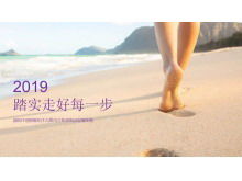 Taze gençlik gezinen plaj arka plan PowerPoint sunum şablonları