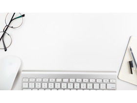 Tres imágenes de fondo PPT de escritorio de oficina simples