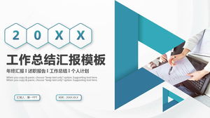 Templat PPT laporan ringkasan kerja panggung dengan latar belakang poligonal hijau tua